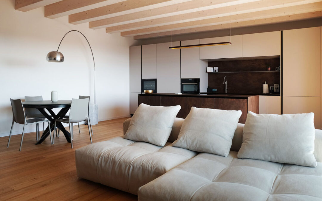 Cucina con nicchia e isola in hpl
