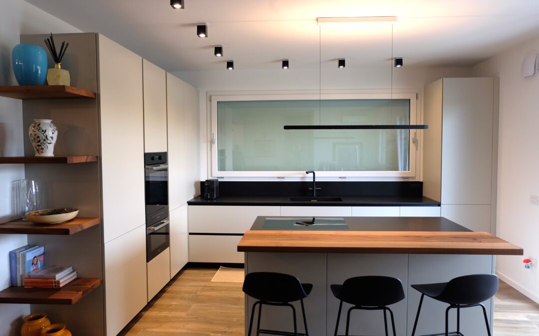 Cucina con isola e piano cottura BORA
